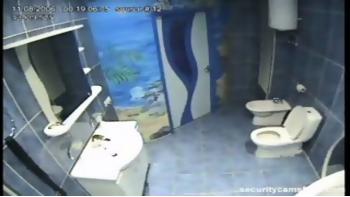 Kilka złowionych w publicznej toalecie рт1